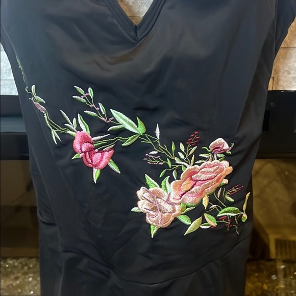 Newport News Black Floral Skirted Swimsuit size 14 - Picture 4 of 10